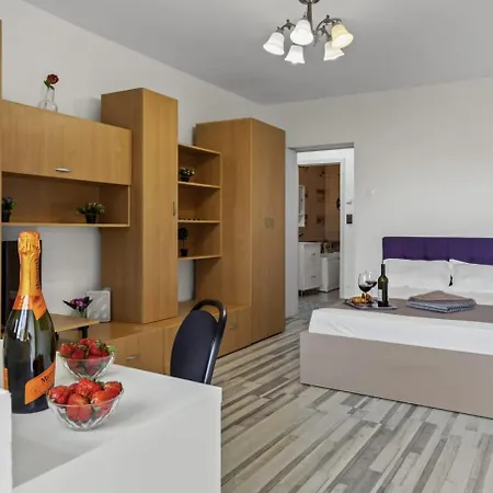 Cozy Close To Piata Romana דירה בוקרשט