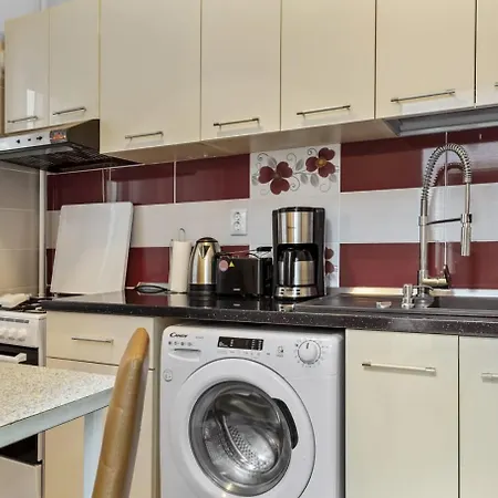 Cozy Close To Piata Romana Apartamento