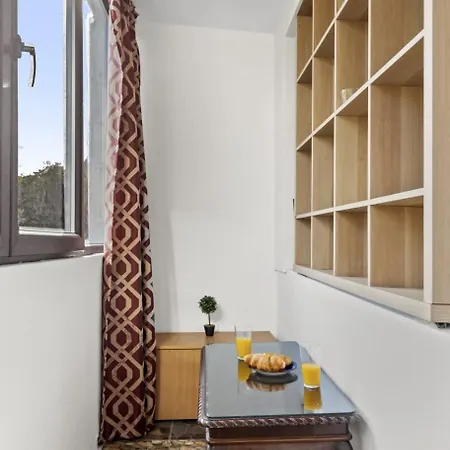 Cozy Close To Piata Romana Appartamento *
